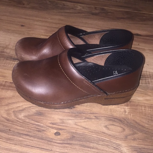 cheap dansko nursing clogs